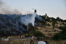 Zbog šumskog požara zatvoren najveći prijelaz između Sjeverne Makedonije i Kosova