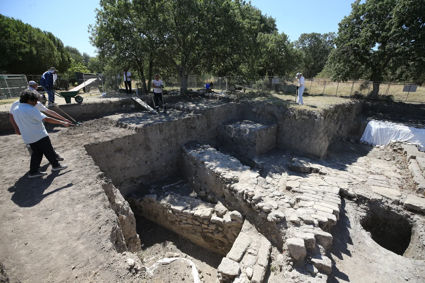 Excavations at Türkiye's ancient Troy aim to uncover artefacts tied to legendary Trojan War