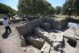 Excavations at Türkiye's ancient Troy aim to uncover artefacts tied to legendary Trojan War