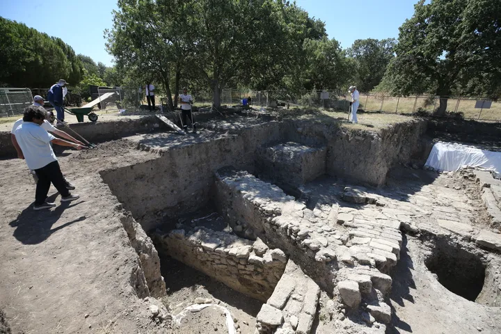Excavations at Türkiye's ancient Troy aim to uncover artefacts tied to legendary Trojan War