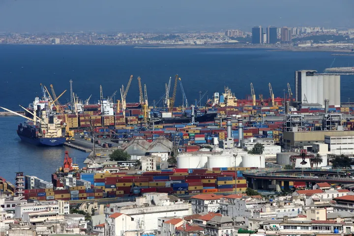 Trump annonce à l'Algérie la surtaxe sur ses produits