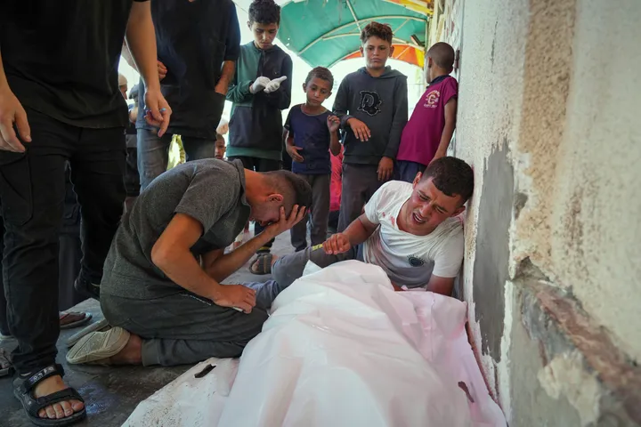 Negotiation between sword and the neck? Srebrenica genocide lessons on Gaza