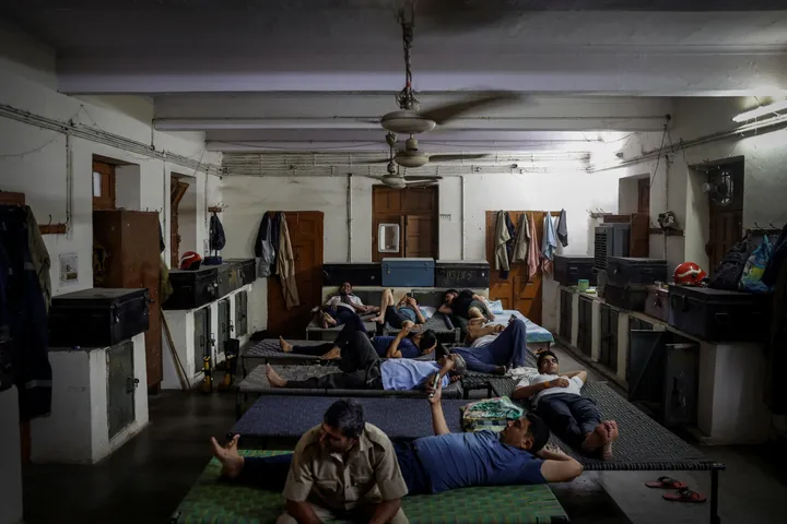India moves to limit AC settings in bid to cut soaring power use