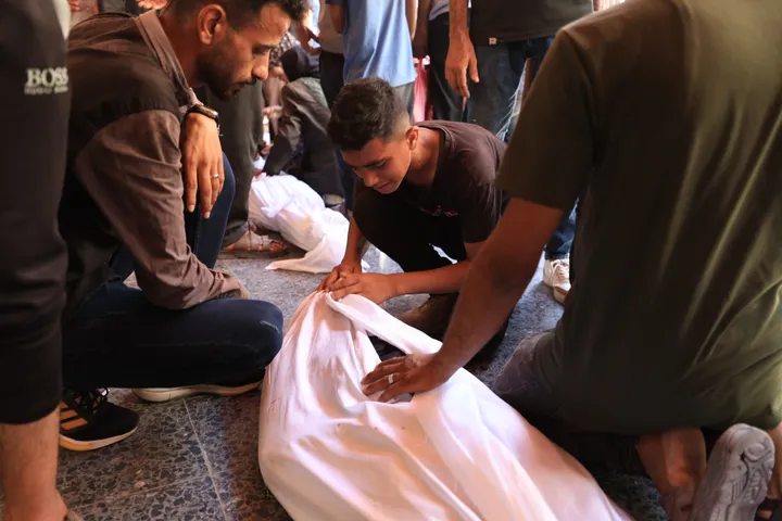 Relatório: Israel envolve-se em negociações 'complexas' com o Hamas para pôr fim à guerra em Gaza