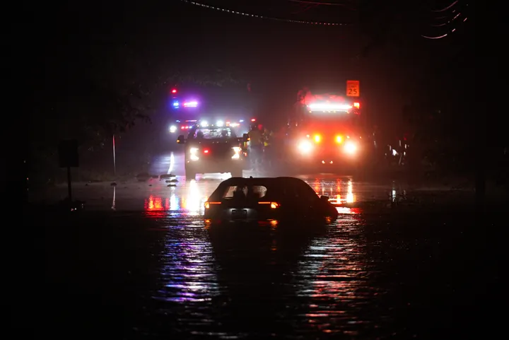 New Jersey flash floods leave 2 dead, cause widespread travel disruption