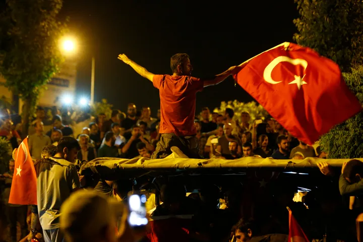 15 iyul dövlət çevrilişinə cəhddən 9 il ötür