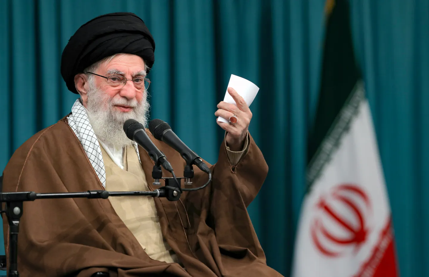 Irans oberster Führer schließt Diplomatie nicht aus