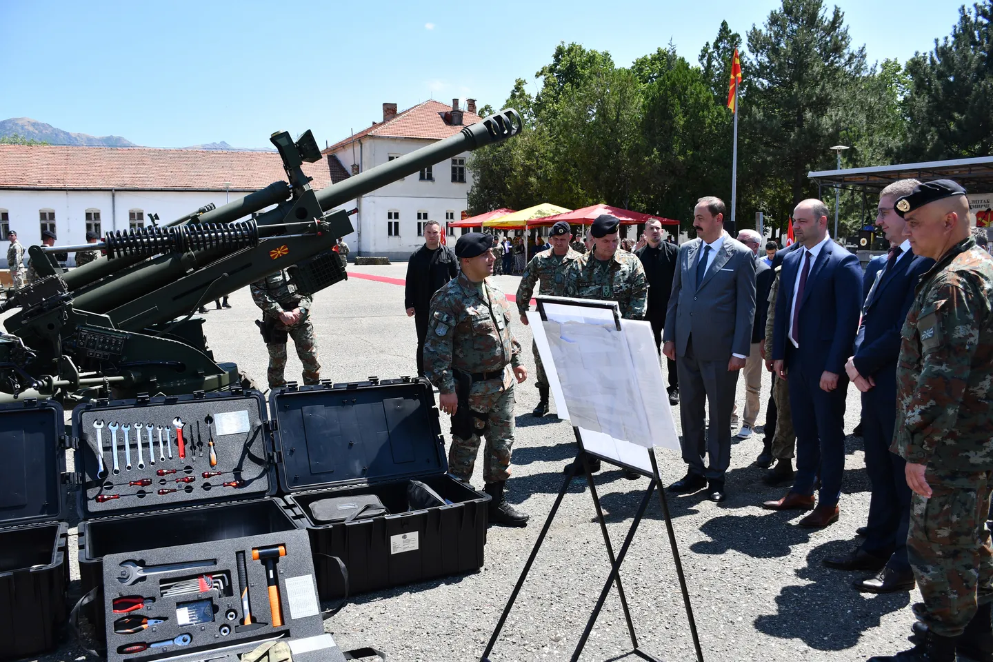 Maqedonia e Veriut promovoi obusët e rinj që siguroi nga Türkiye