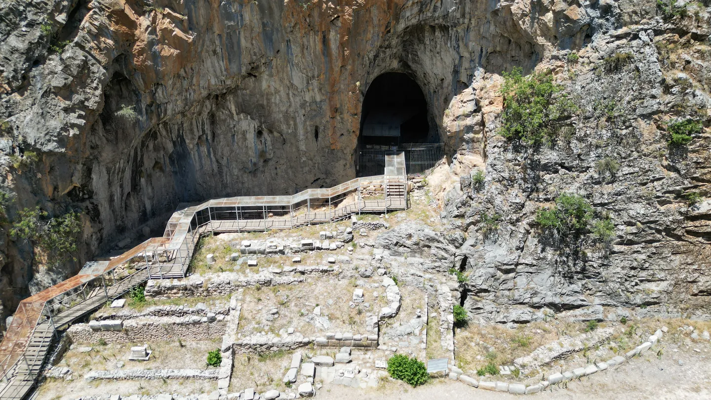 Shpella e Zindanit, lokacion i veçantë për dashamirësit e historisë dhe natyrës