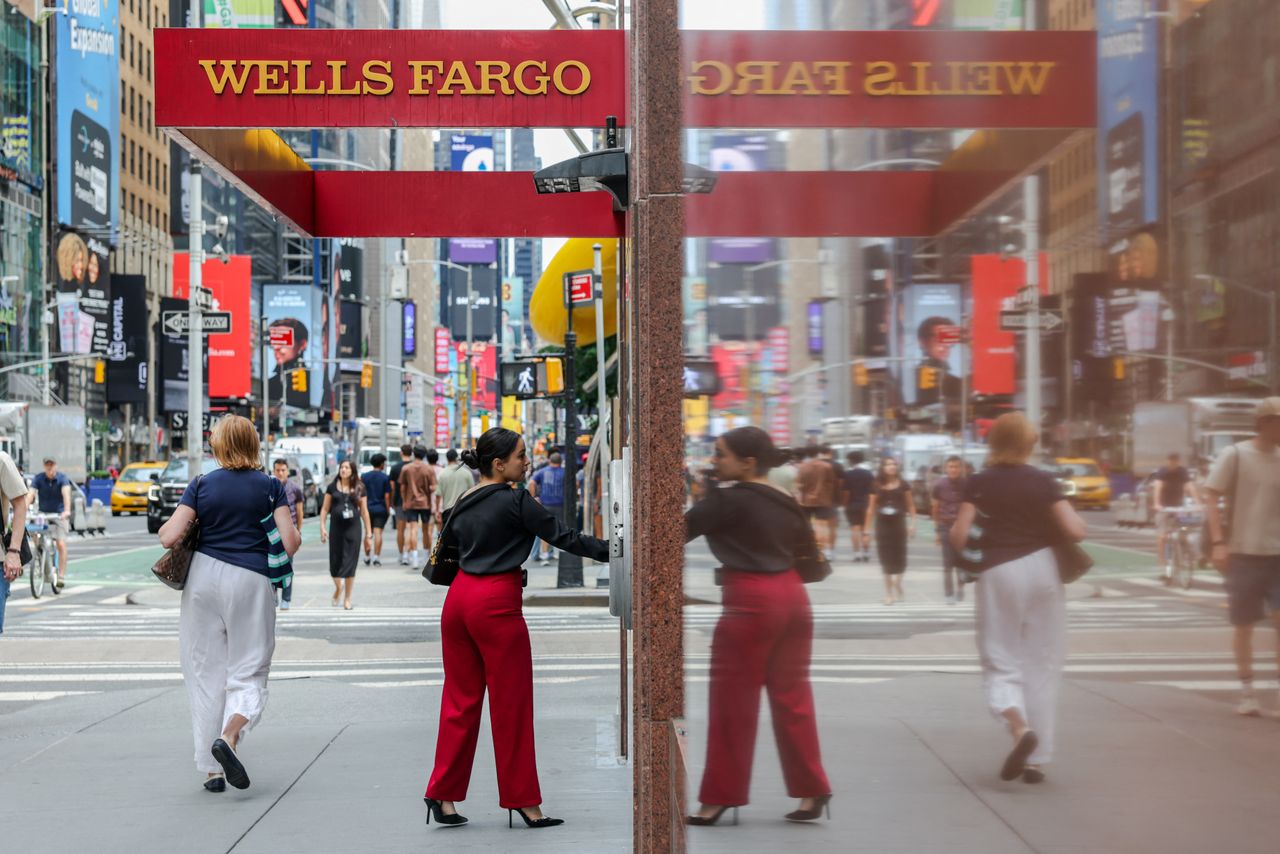 China confirms exit ban on Wells Fargo banker amid criminal probe - TRT ...