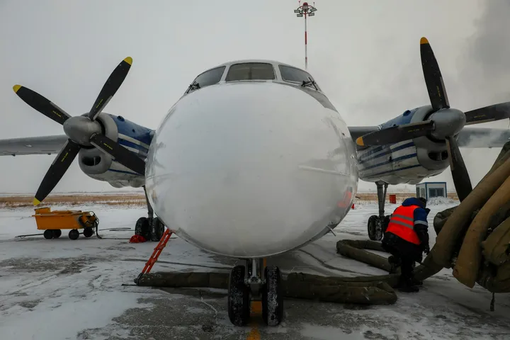 Russian rescuers find missing plane in flames in far east