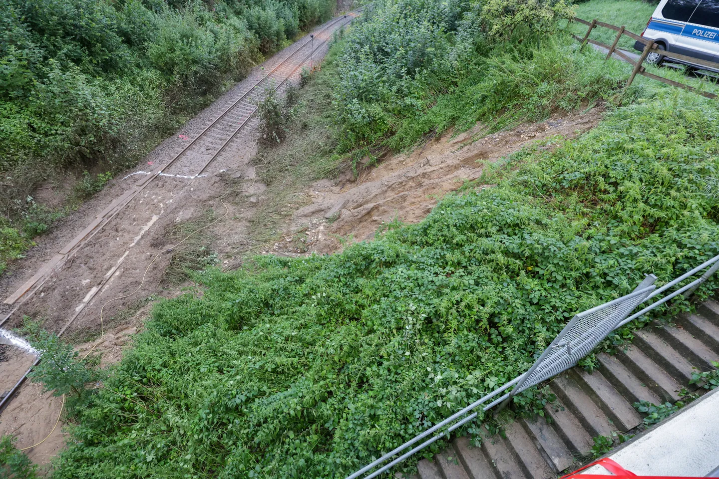 Polizei: Erdrutsch war wohl Ursache für tödliches Zugunglück
