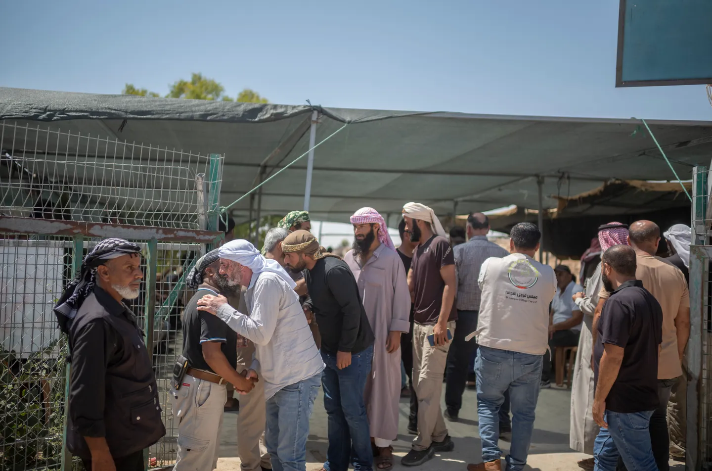Colonos israelíes matan a activista palestino en Cisjordania ocupada, mientras violencia se dispara