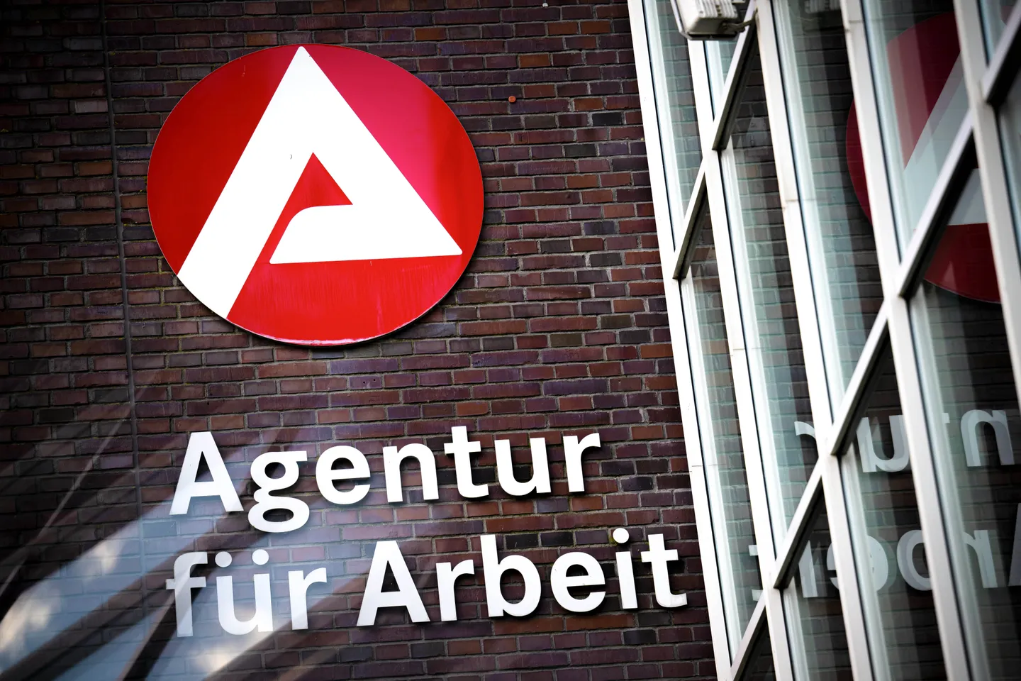 Zahl der Arbeitslosen steigt im Juli auf fast drei Millionen
