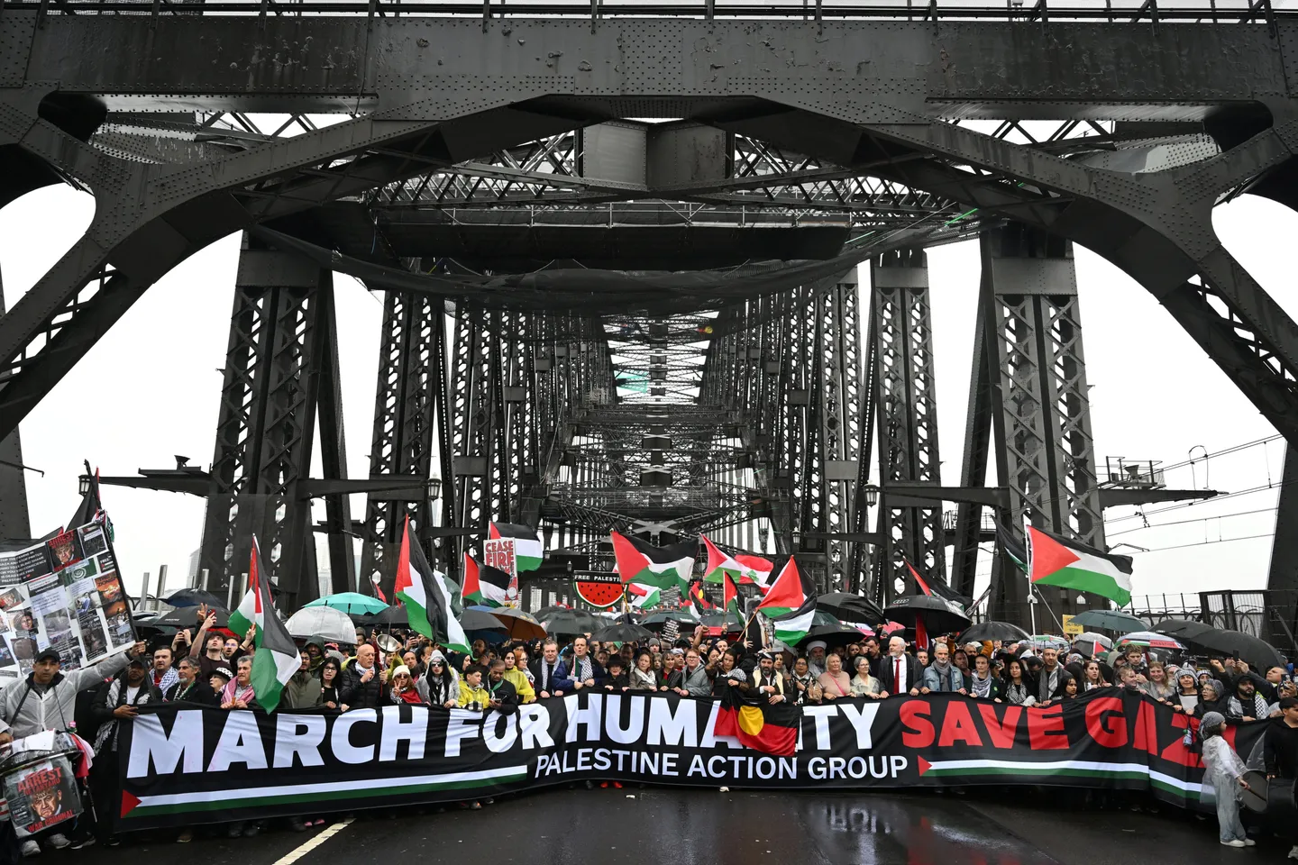 Julian Assange et des milliers de manifestants pro-palestiniens protestent à Sydney