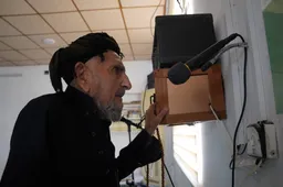Irak, muezini 110-vjeçari i shërben xhamisë së fshatit prej 70 vitesh