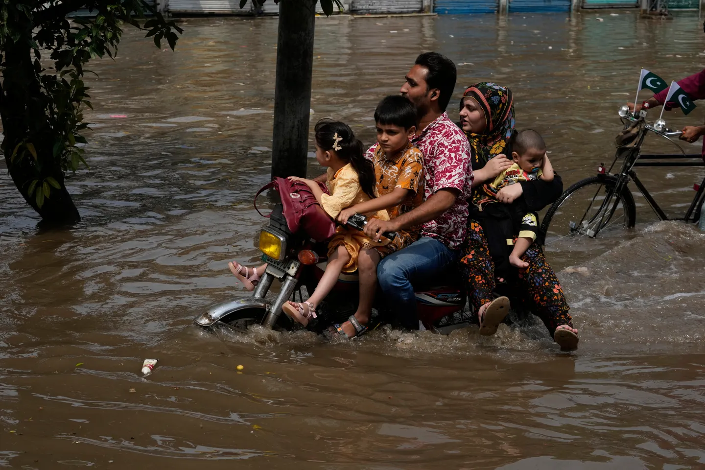 After the flood: Pakistan’s race to prevent the next health crisis