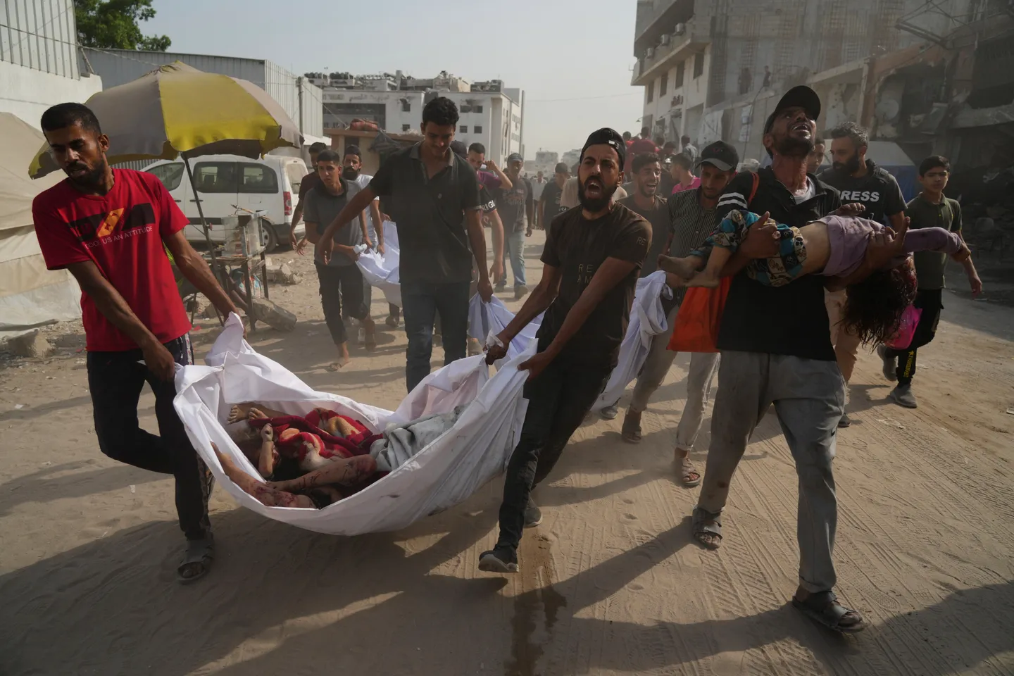 Devetero Palestinaca ubijeno u novim izraelskim napadima na Gazu i Khan Younis