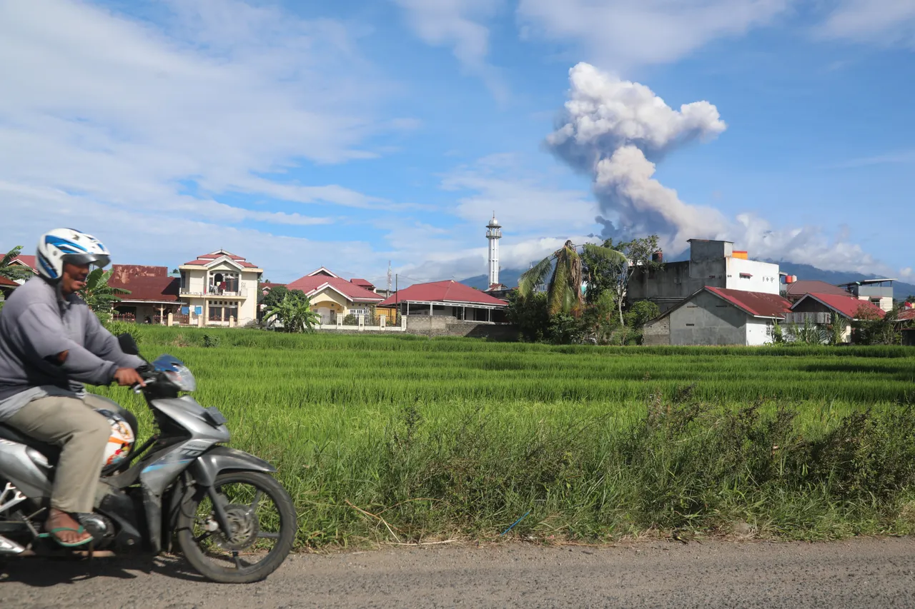 Erupsi perdana 2026, Gunung Marapi kembali aktif di Sumatera Barat