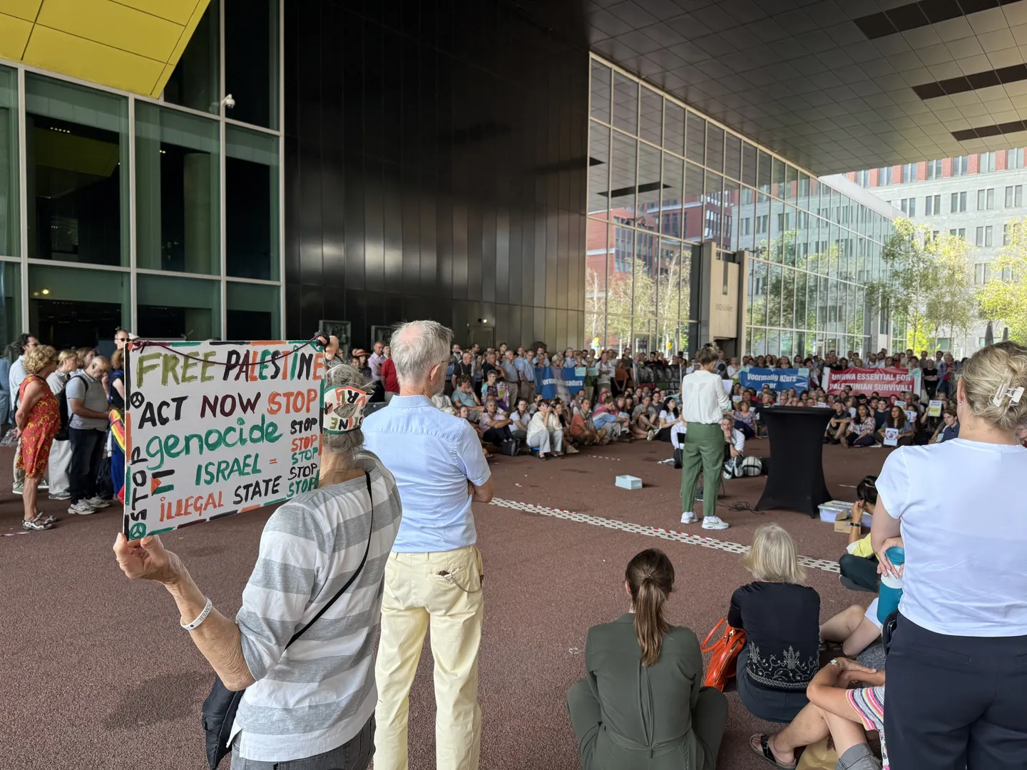 Nizozemski diplomati i državni službenici protestovali protiv rata i gladi u Gazi