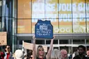 Protest in Utrecht uit solidariteit met Al Jazeera-journalisten die in Gaza zijn gedood door Israël
