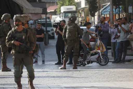 استشهاد فلسطيني وإصابة 6 آخرين برصاص جيش الاحتلال في مناطق متفرقة بالضفة الغربية