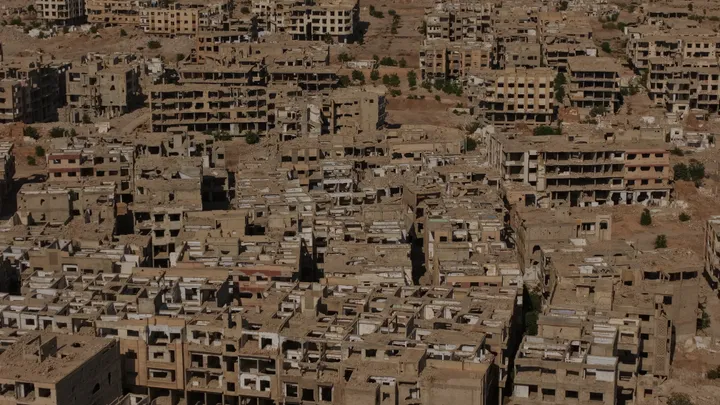 حين عمّ الموت الصامت.. سوريون يحيون الذكرى السنوية الـ12 لمجزرة الكيماوي بالغوطة