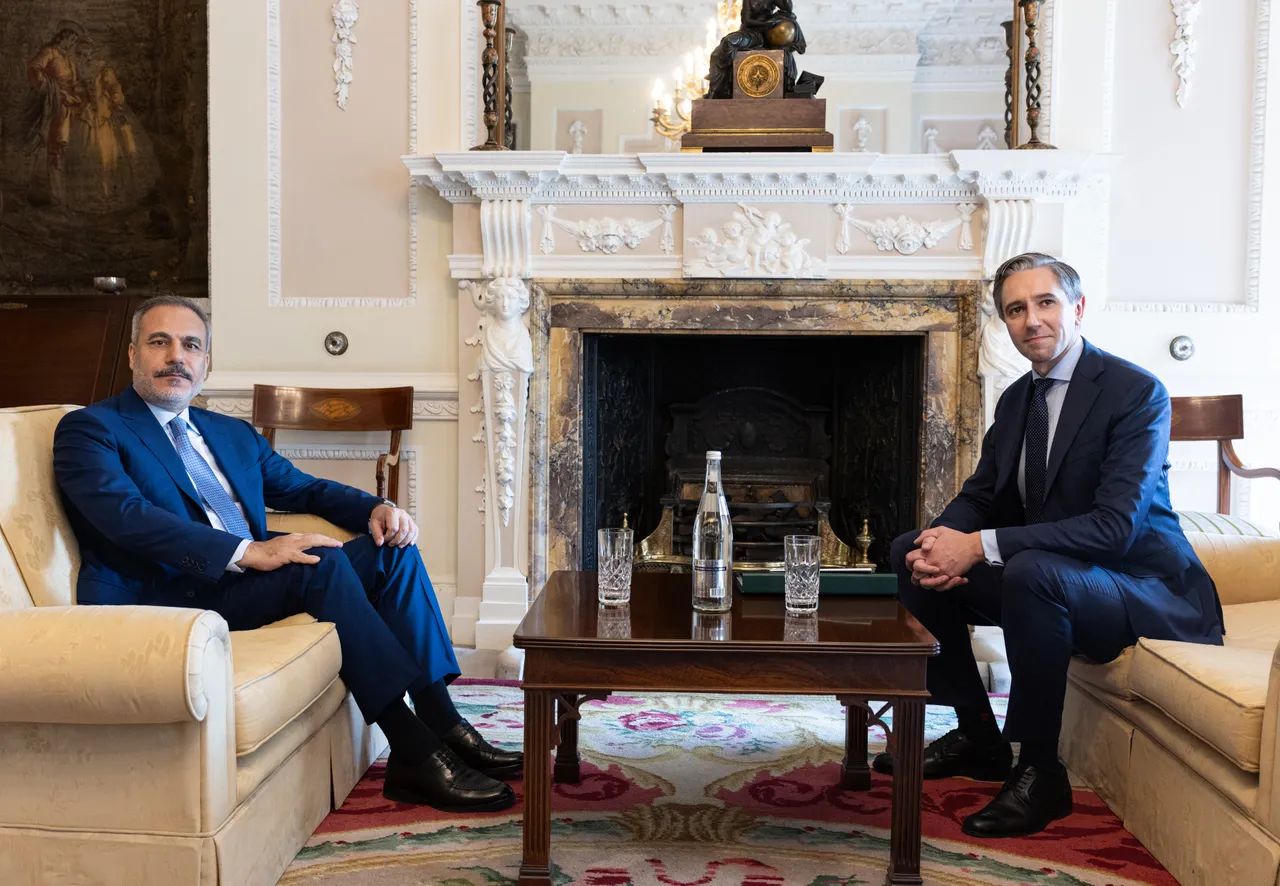 Ministri i Jashtëm turk u takua me homologun irlandez në Dublin