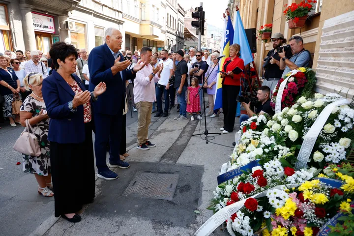 Obilježena 30. godišnjica masakra na Markalama: Podsjetnik i univerzalna lekcija o prirodi zla i odgovornosti društva