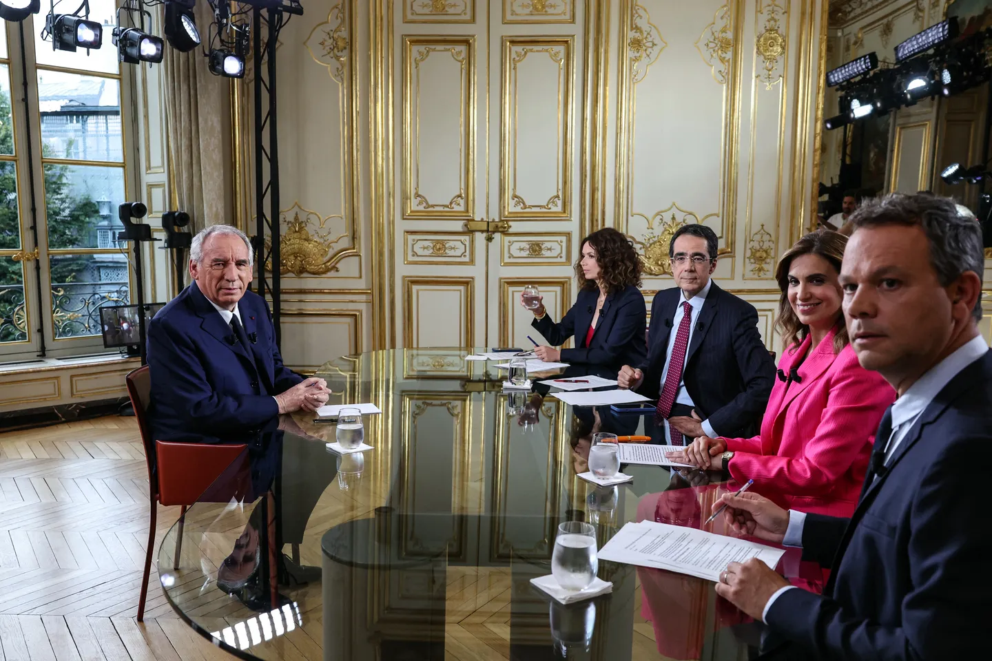 France: François Bayrou joue sa survie politique