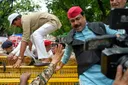 बिहार में सत्तारूढ़ और विपक्षी पार्टी के कार्यकर्ताओं में झड़प, अगले महीने होने वाले हैं चुनाव
