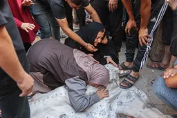 شهداء وجرحى في قصف متواصل للاحتلال على مناطق متفرقة في غزة وسط نزوح آلاف الفلسطينيين
