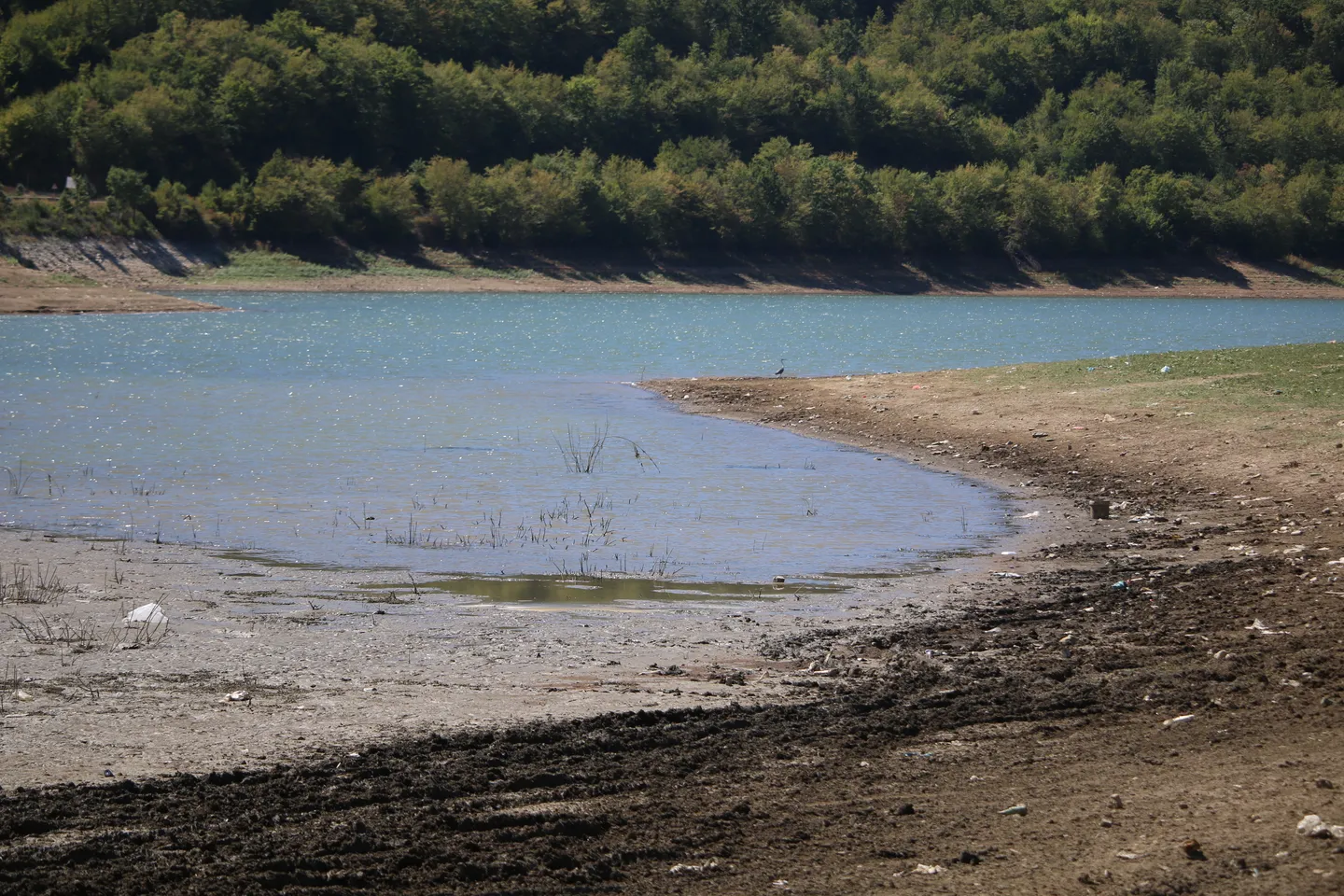 Kosovë, apel që uji nga Liqeni i Badocit të mos përdoret për pije