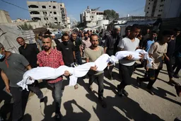 Gaza: Israël tue au moins 105 Palestiniens, dont des enfants et des journalistes