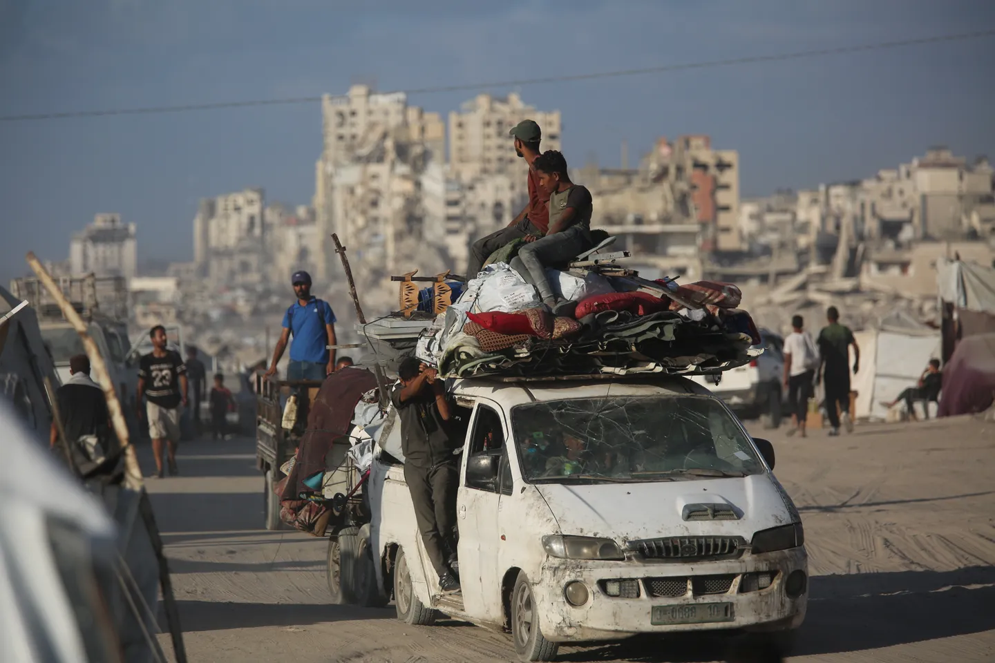 U izraelskim napadima u Gazi ubijeno 13 Palestinaca, još šestero umrlo od gladi