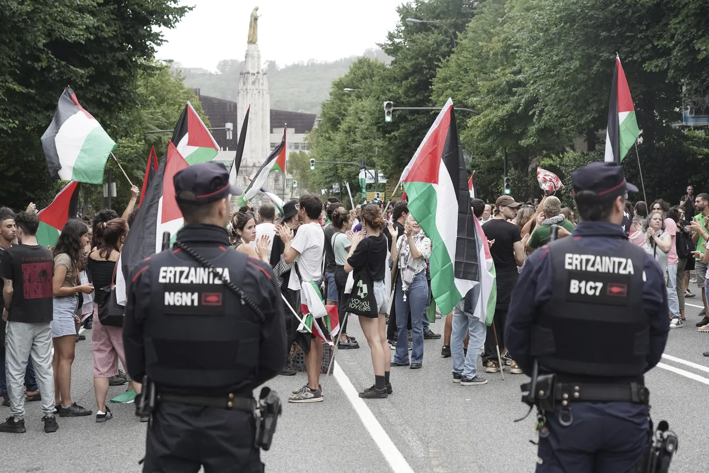 Biciklistička utrka La Vuelta u Španiji prekinuta zbog propalestinskih protesta