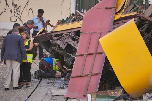 ارتفاع حصيلة قتلى حادث القطار الكهربائي في لشبونة إلى 17
