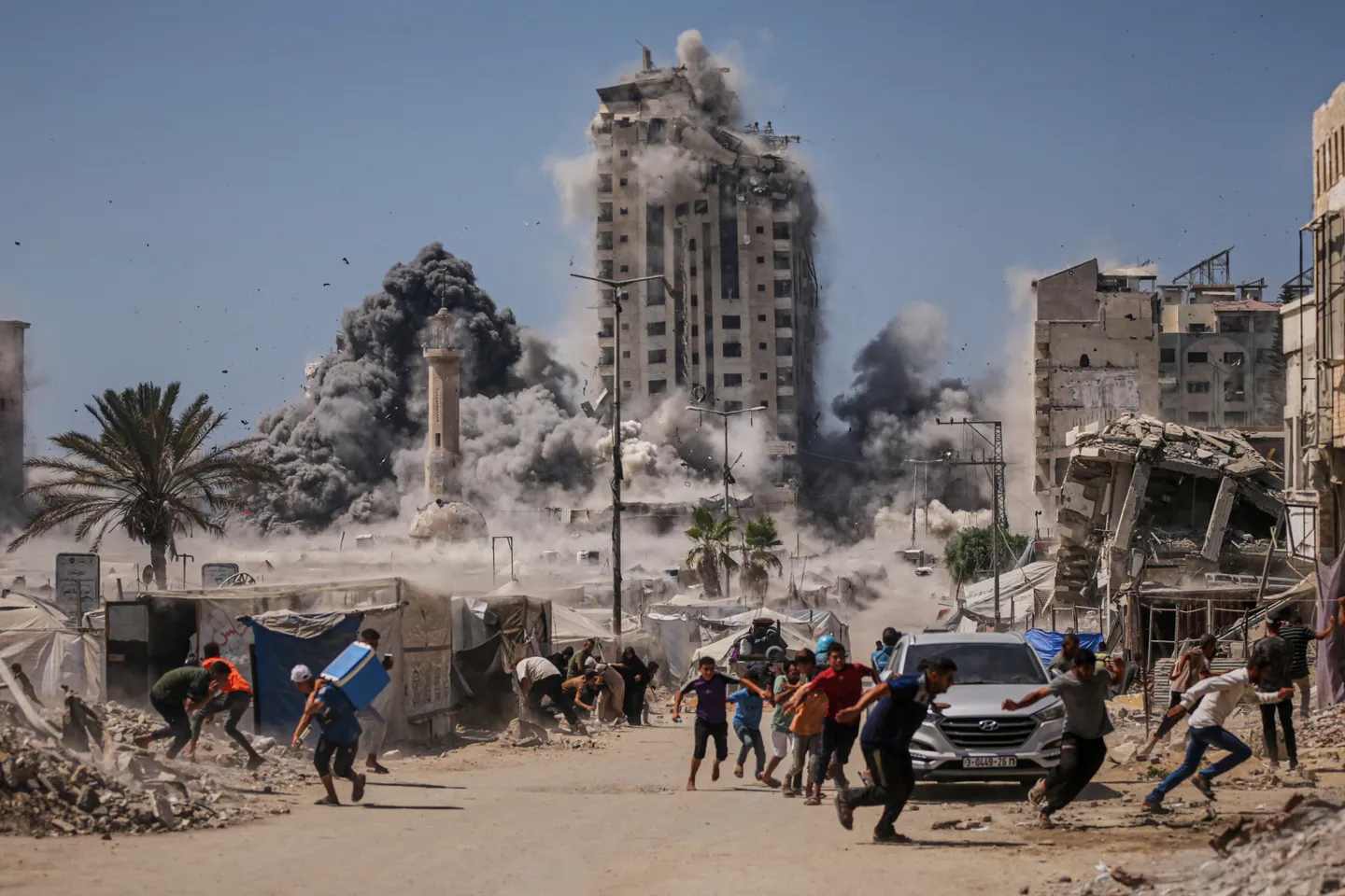 Israël cible des tours d’habitation, au moins 62 morts en 24 heures