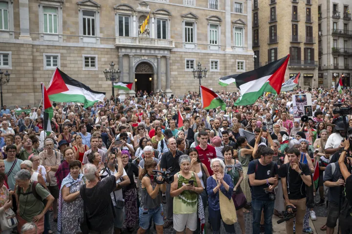 Spain calls its Tel Aviv ambassador, slams Israel's 'anti-Semitic' slander