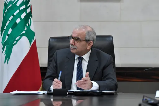 الحكومة اللبنانية تأمر بتوقيف أي عناصر للحرس الثوري وترحيلهم خارج البلاد