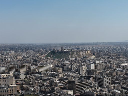 قتيلان و3 مصابين جراء قصف ما يُعرف بـ"قسد" واجهة تنظيم PKK/YPG الإرهابي مناطقَ سكنية شرق حلب
