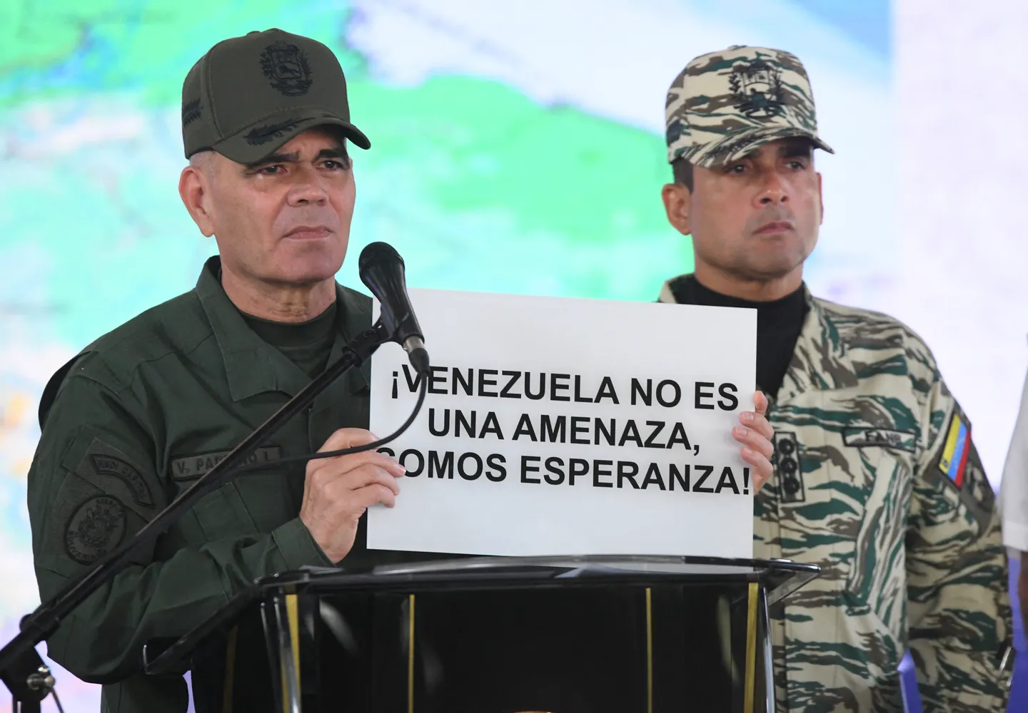 Venezuela denuncia que EE.UU. triplicó vuelos de aviones espías cerca del país, en medio de escalada
