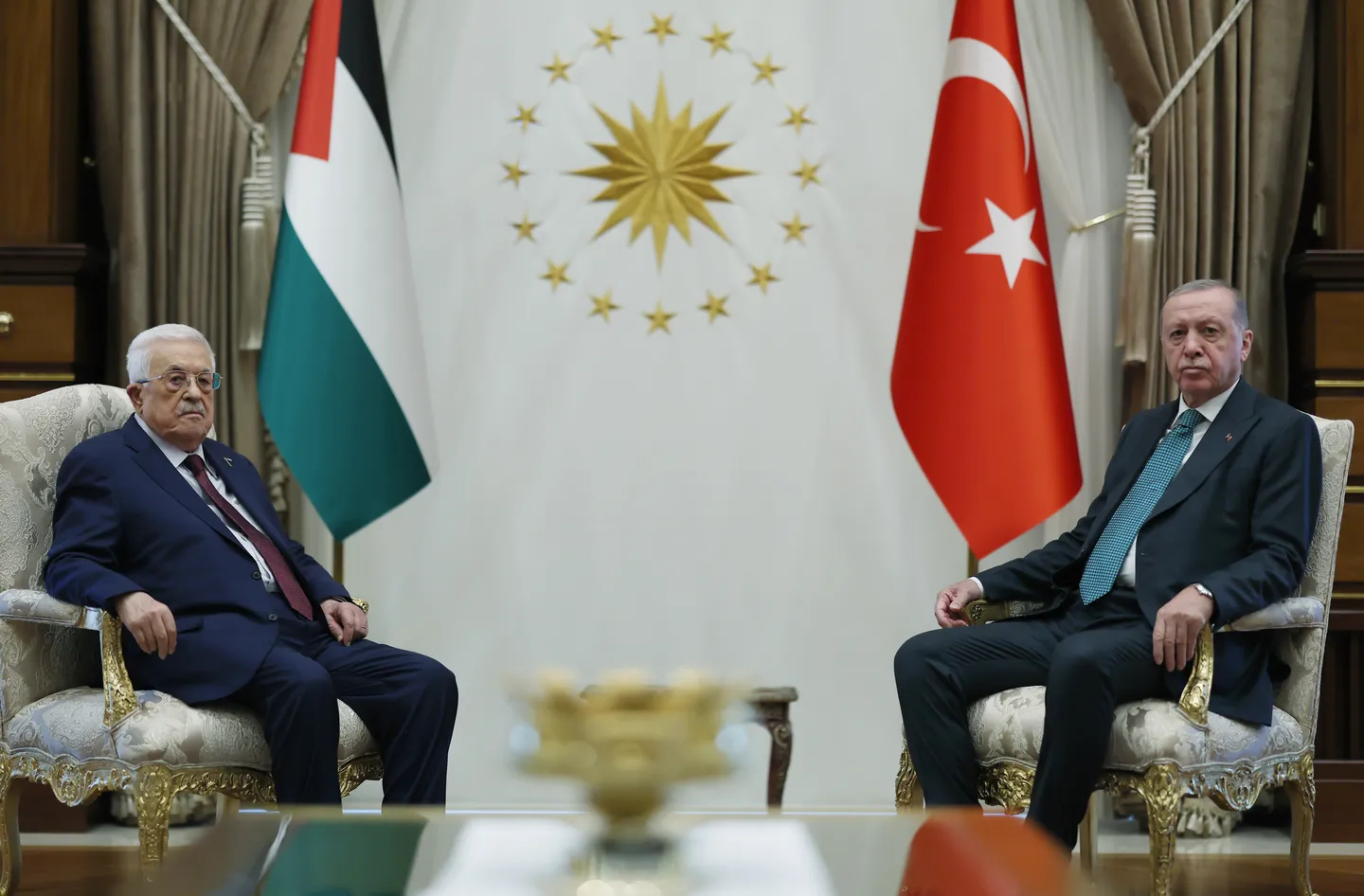 Presidenti turk Erdoğan pret në takim homologun e tij palestinez Abbas