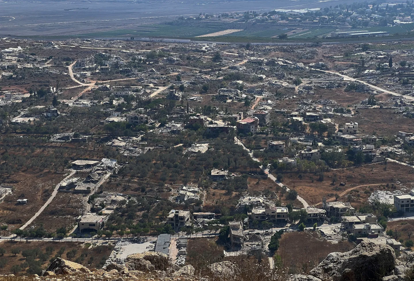 جيش الاحتلال يُنذر سكان ثلاث بلدات جنوبي لبنان بالإخلاء لقصفها بزعم أنها "مواقع لحزب الله"