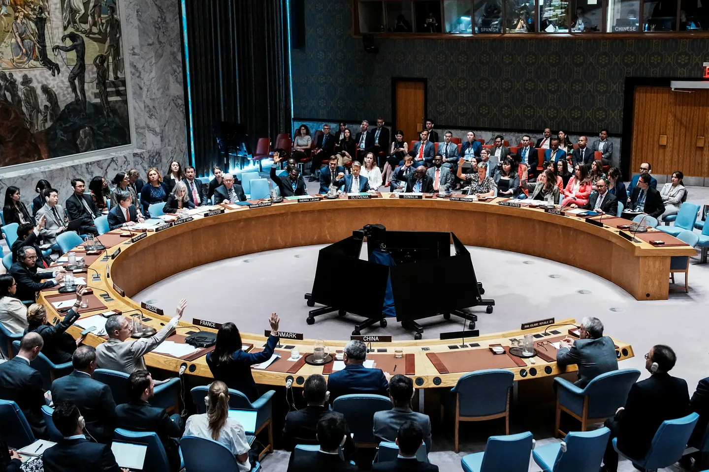 UNSC decides not to lift sanctions on Iran