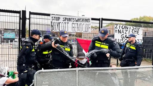 Nederlands kabinet stelt landelijk verbod op gezichtsbedekking bij protesten voor
