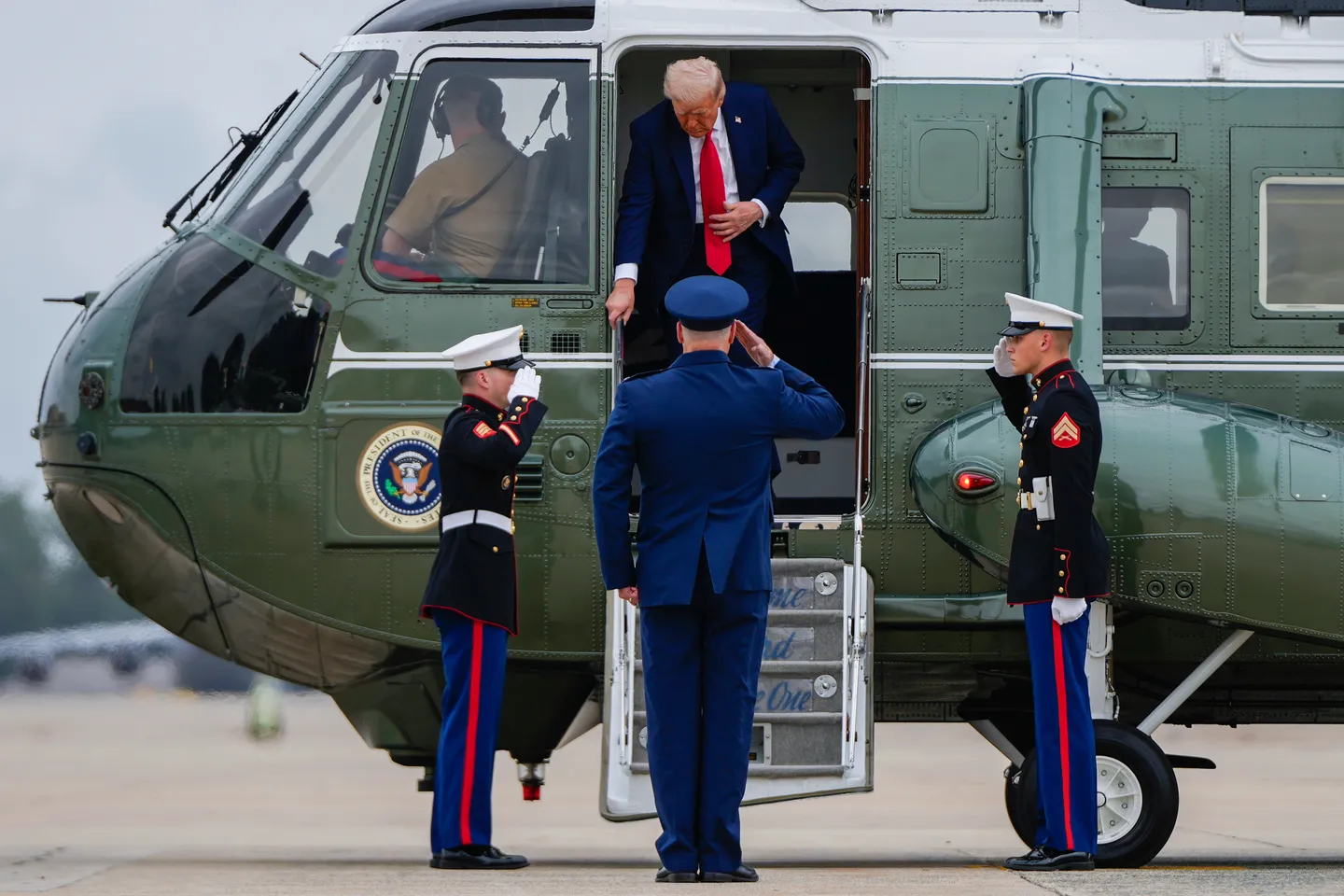 US man arrested for aiming laser at Marine One helicopter with Trump aboard