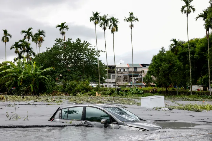 태풍 라가사로 인해 대만에서 홍수로 최소 14명 사망, 150명 이상 실종