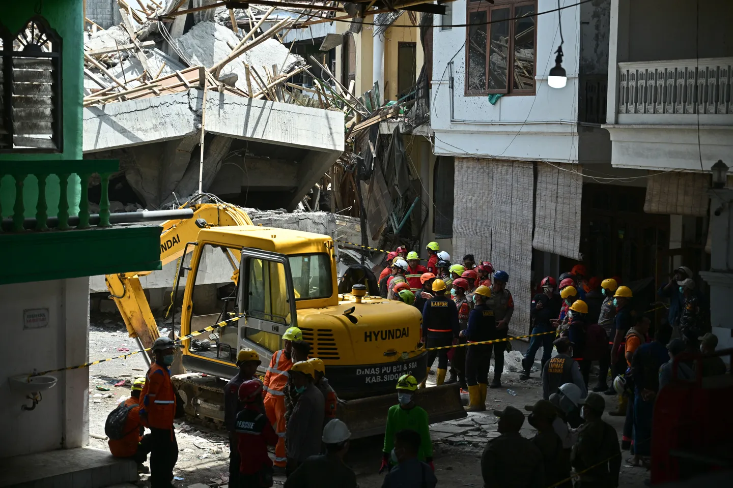 Korban tewas runtuhnya Ponpes Al-Khoziny Sidoarjo bertambah menjadi 13 orang