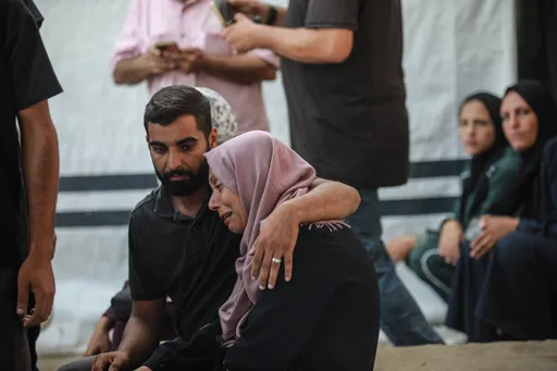 Israel mantiene "bombardeos implacables" en Gaza pese a respuesta de Hamás y pedido de Trump